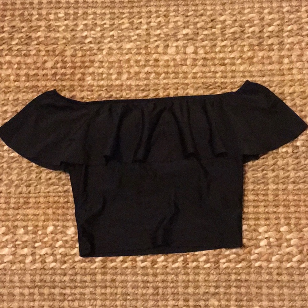 Kortni Jeane Ruffle Around Top BLACK